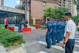 锡伯杜：这场比赛身体对抗性很强 失误是我们失利的决定因素